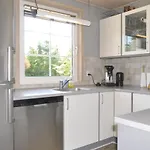 Дом отдыха Awesome Home In Oksbol With Sauna