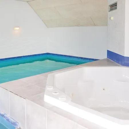 Holiday home 5 Bedroom Beautiful In