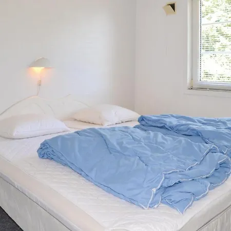 Holiday home 5 Bedroom Beautiful In