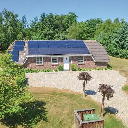 5 Bedroom Beautiful In *