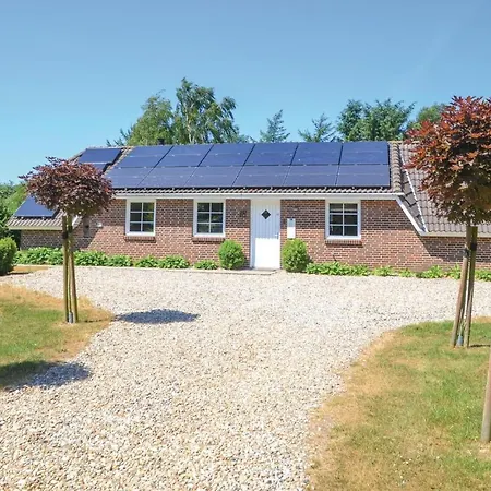 5 Bedroom Beautiful In *